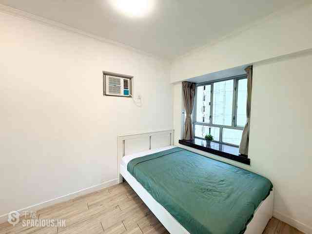 Mid Levels Central - Windsor Court 08