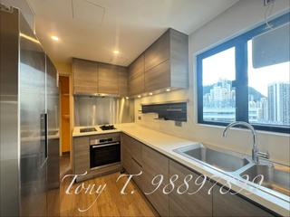 Mid Levels East - Bowen Place 07