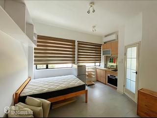 Poho - 12, Tai Ping Shan Street 04