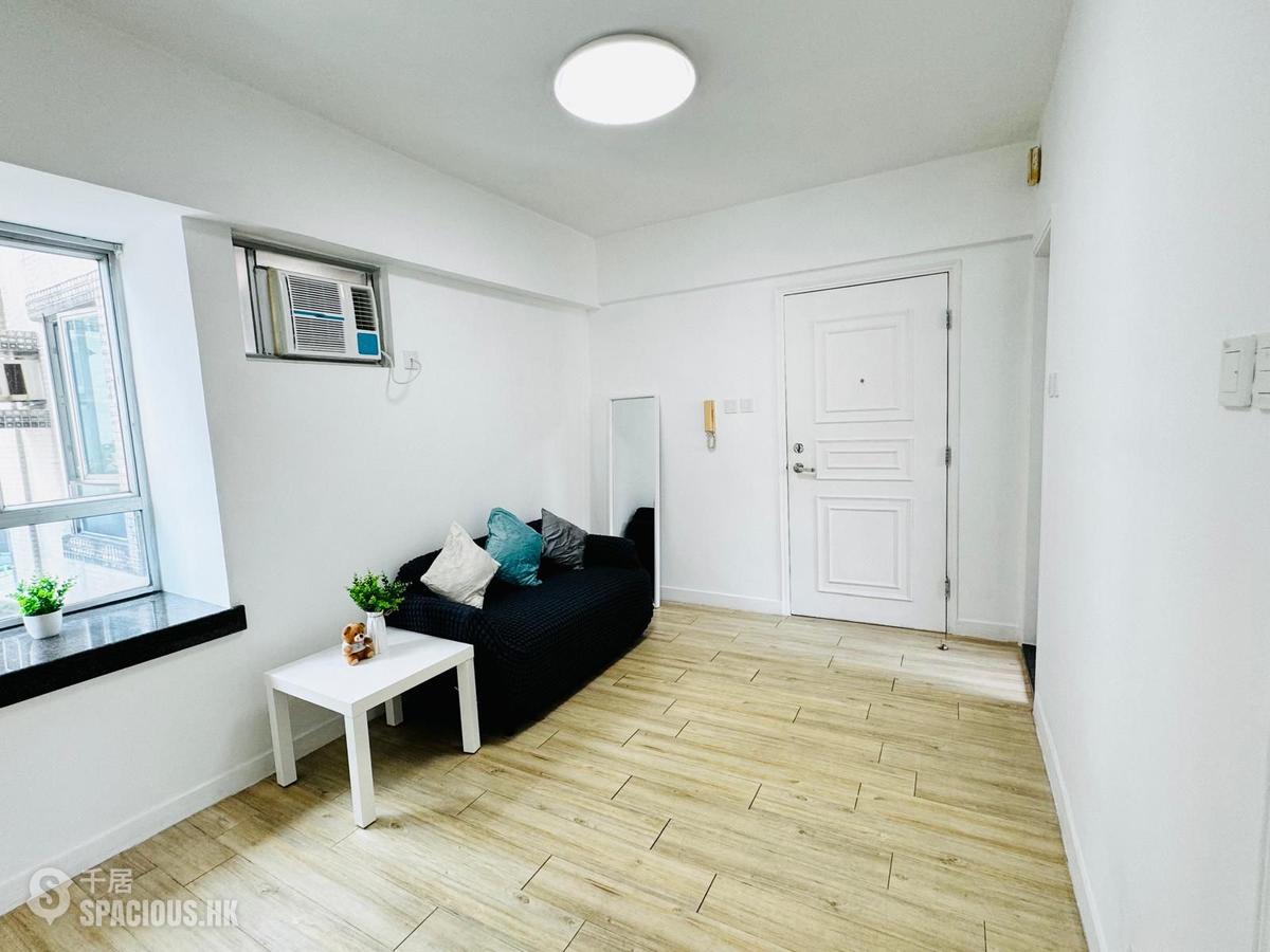 Mid Levels Central - Windsor Court 01