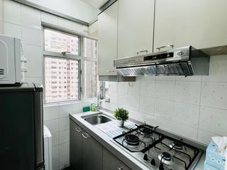 Mid Levels Central - Windsor Court 05