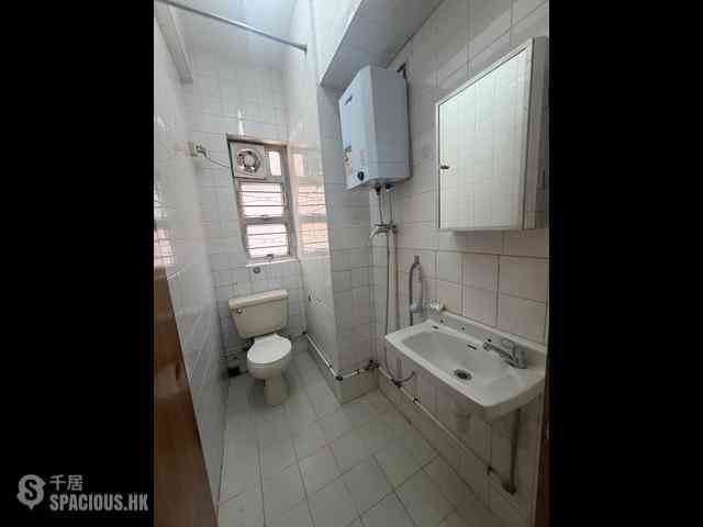 Sai Ying Pun - Chung Ah Building 08