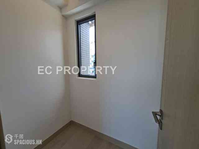Tuen Mun - Gold Coast Bay Phase 1 The Uppland Block 5A 10