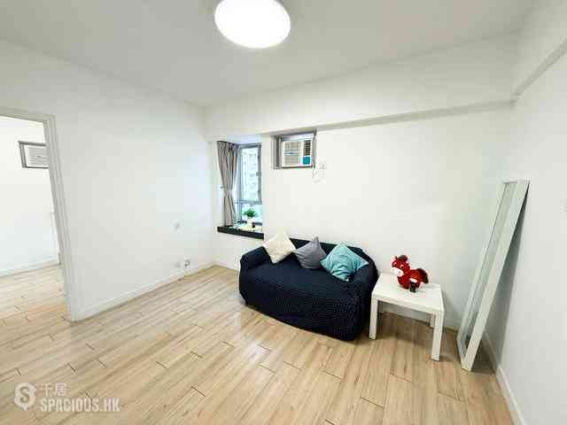 Mid Levels Central - Windsor Court 02