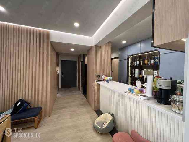 Mid Levels Central - Hong Lok Mansion 07