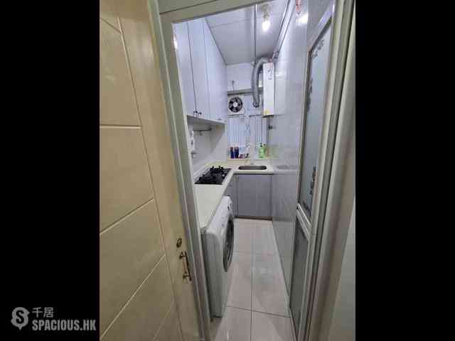 Wan Chai - Kwong Tak Mansion 03