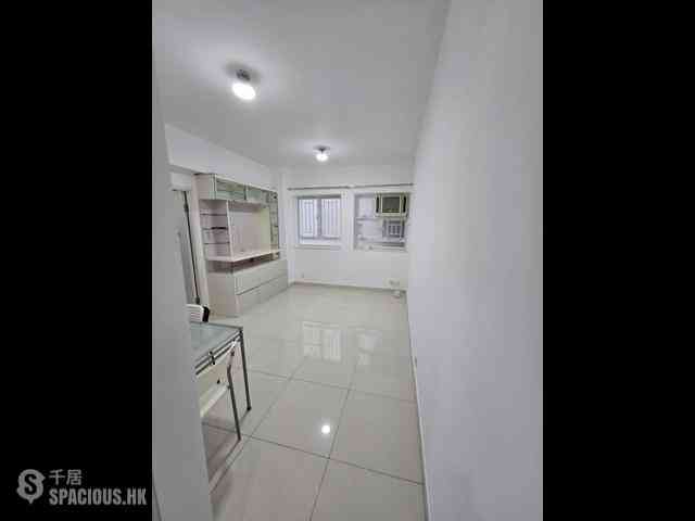 Wan Chai - Kwong Tak Mansion 05