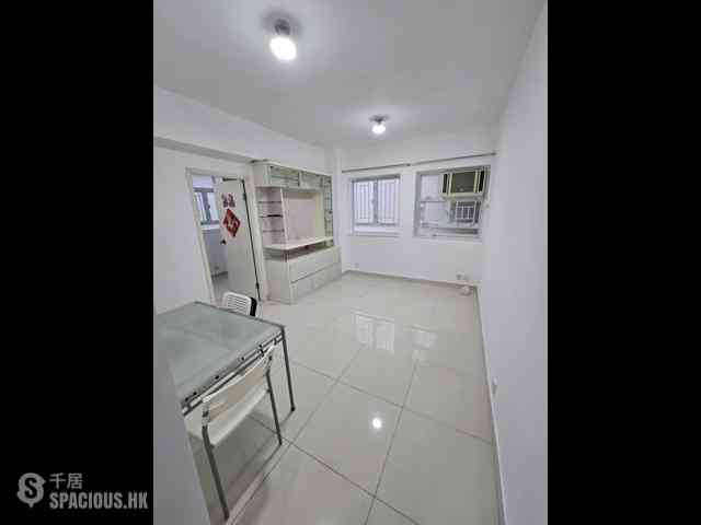 Wan Chai - Kwong Tak Mansion 08