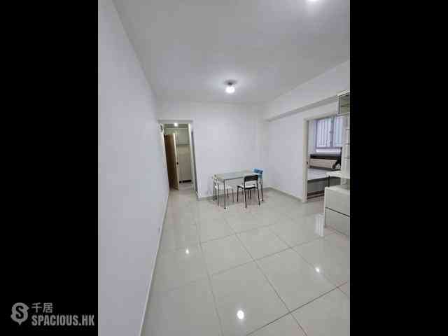 Wan Chai - Kwong Tak Mansion 09