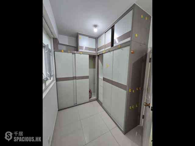Wan Chai - Kwong Tak Mansion 10