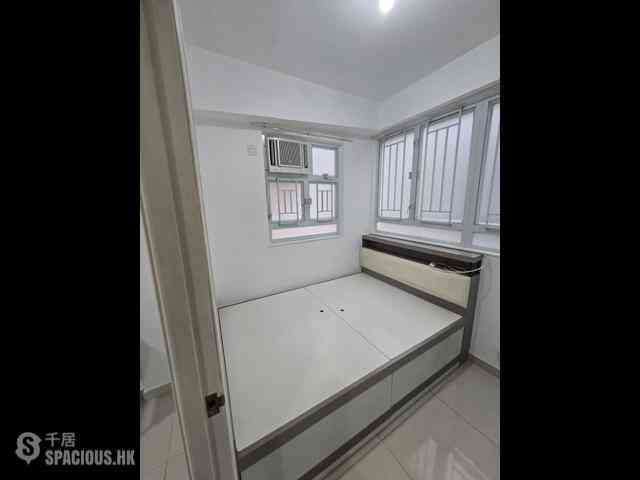 Wan Chai - Kwong Tak Mansion 11