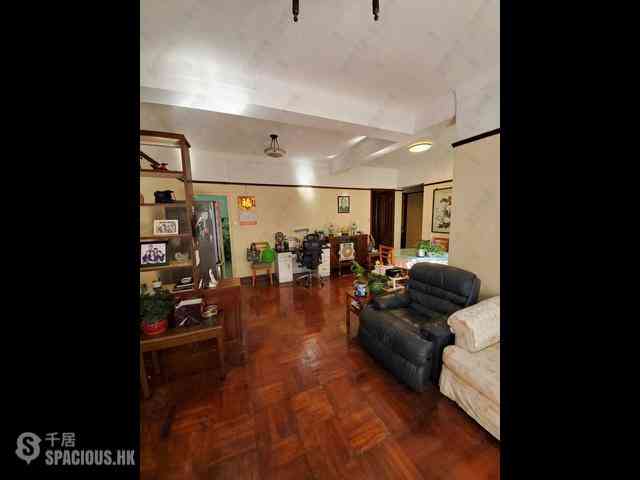 Mid Levels Central - Hong Lok Mansion 02