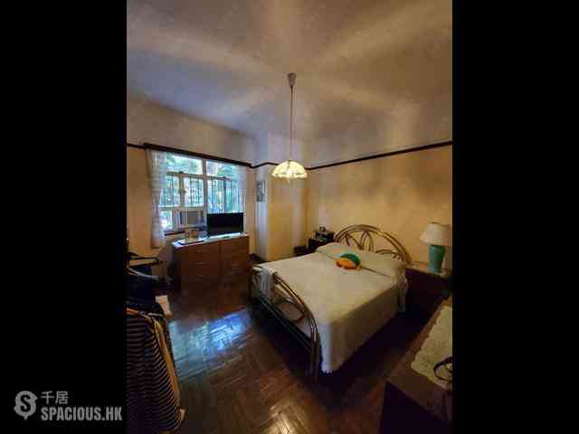 Mid Levels Central - Hong Lok Mansion 06