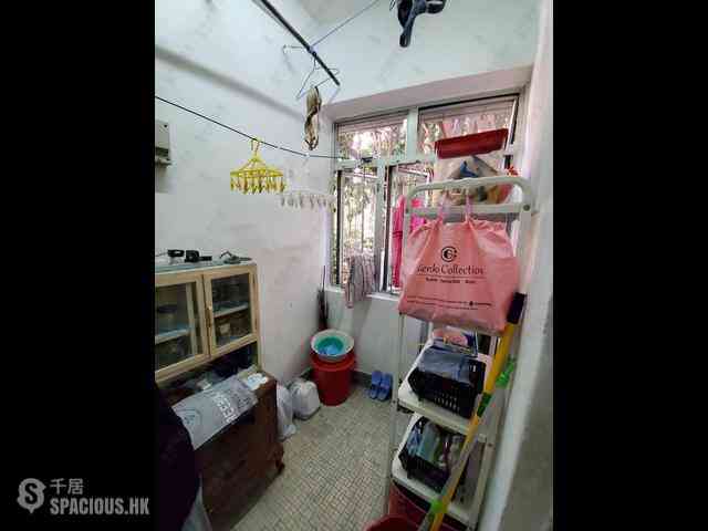 Mid Levels Central - Hong Lok Mansion 12