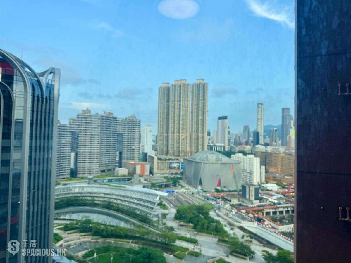 West Kowloon - The Arch Star Tower (Block 2) 01