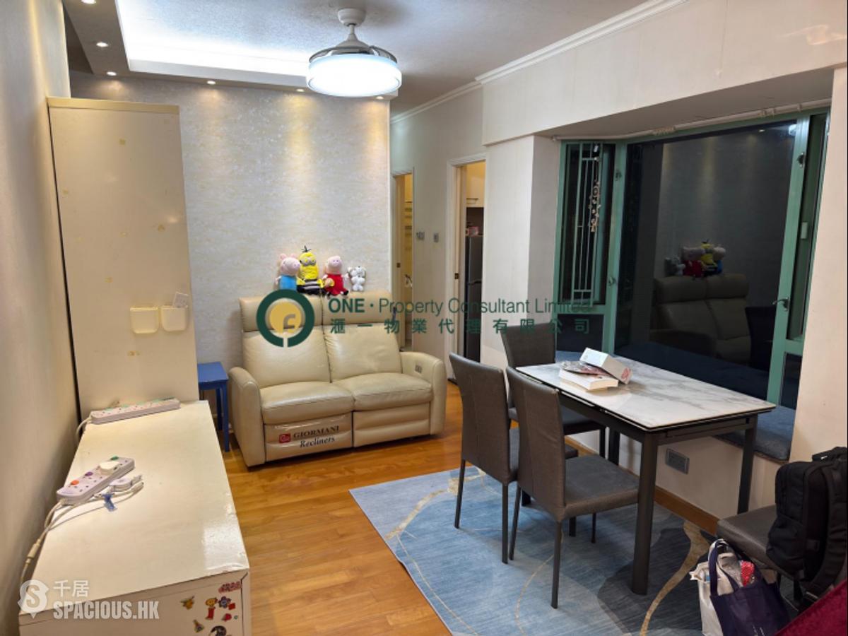 Shek Tong Tsui - Lun Fung Court 01