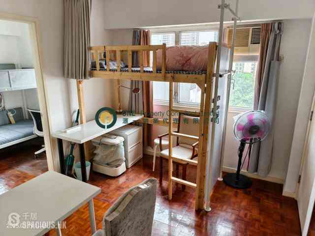 Shek Tong Tsui - Cheong Wan Mansion 01