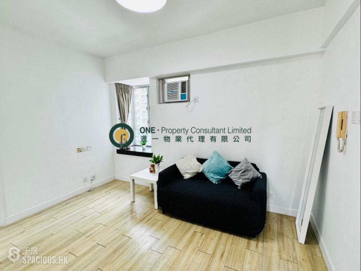 Mid Levels Central - Windsor Court 01