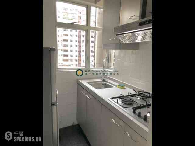 Mid Levels Central - Windsor Court 04