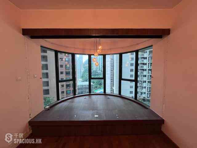 Mid Levels Central - Hillsborough Court Block 1 04