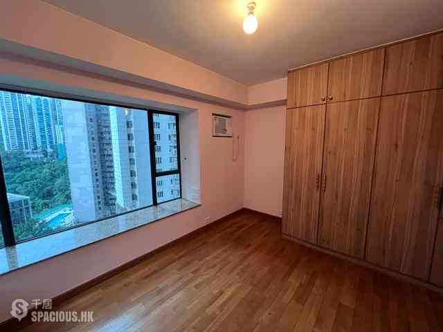 Mid Levels Central - Hillsborough Court Block 1 07