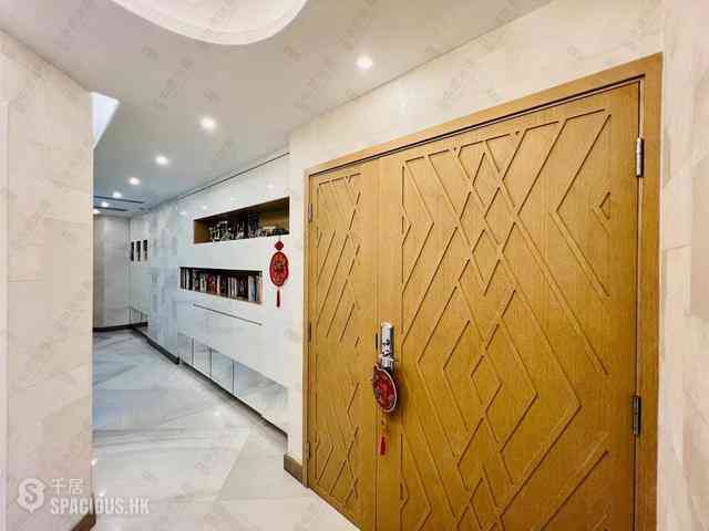 Mid Levels Central - Tregunter Block 2 18