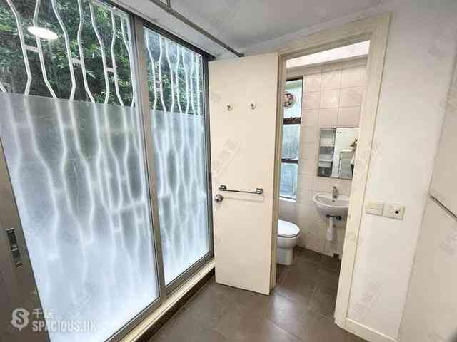 Mid Levels Central - Kam Yuen Mansion 27