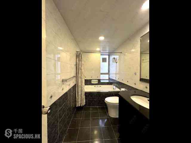 Mid Levels Central - Tregunter Tower 3 07
