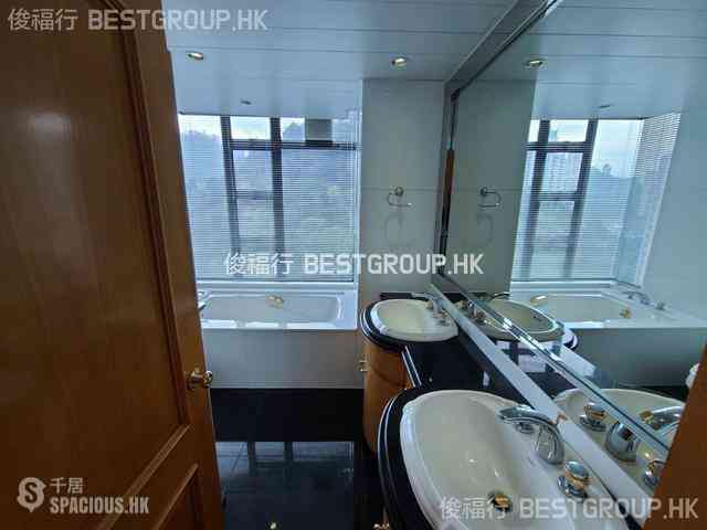 Mid Levels Central - Fairlane Tower 07