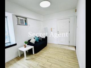 Mid Levels Central - Windsor Court 03