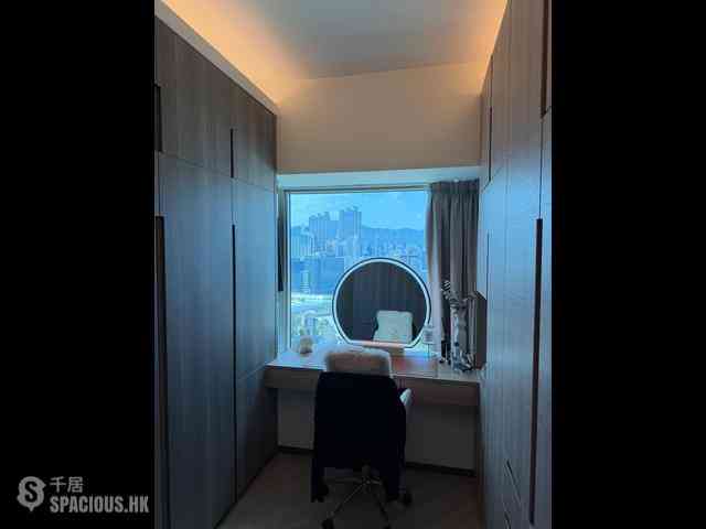 West Kowloon - Sorrento Phase 1 Block 5 05