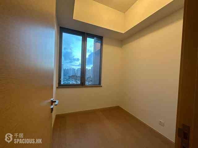 Wong Chuk Hang - The Southside Phase 2 La Marina Tower 2A 04