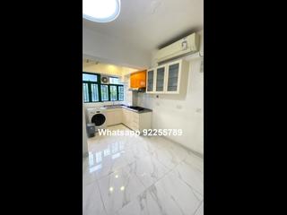 Sheung Wan - Lai Yan Lau 02