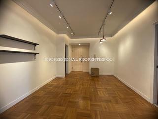Mid Levels Central - Elegant Terrace 02