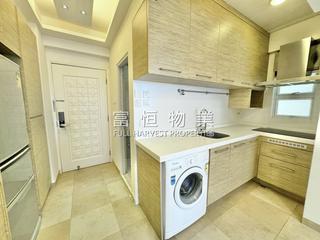 Happy Valley - Evone Court 03