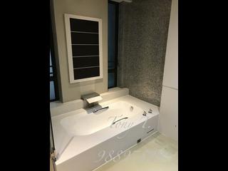 Mid Levels Central - 11, Macdonnell Road 11