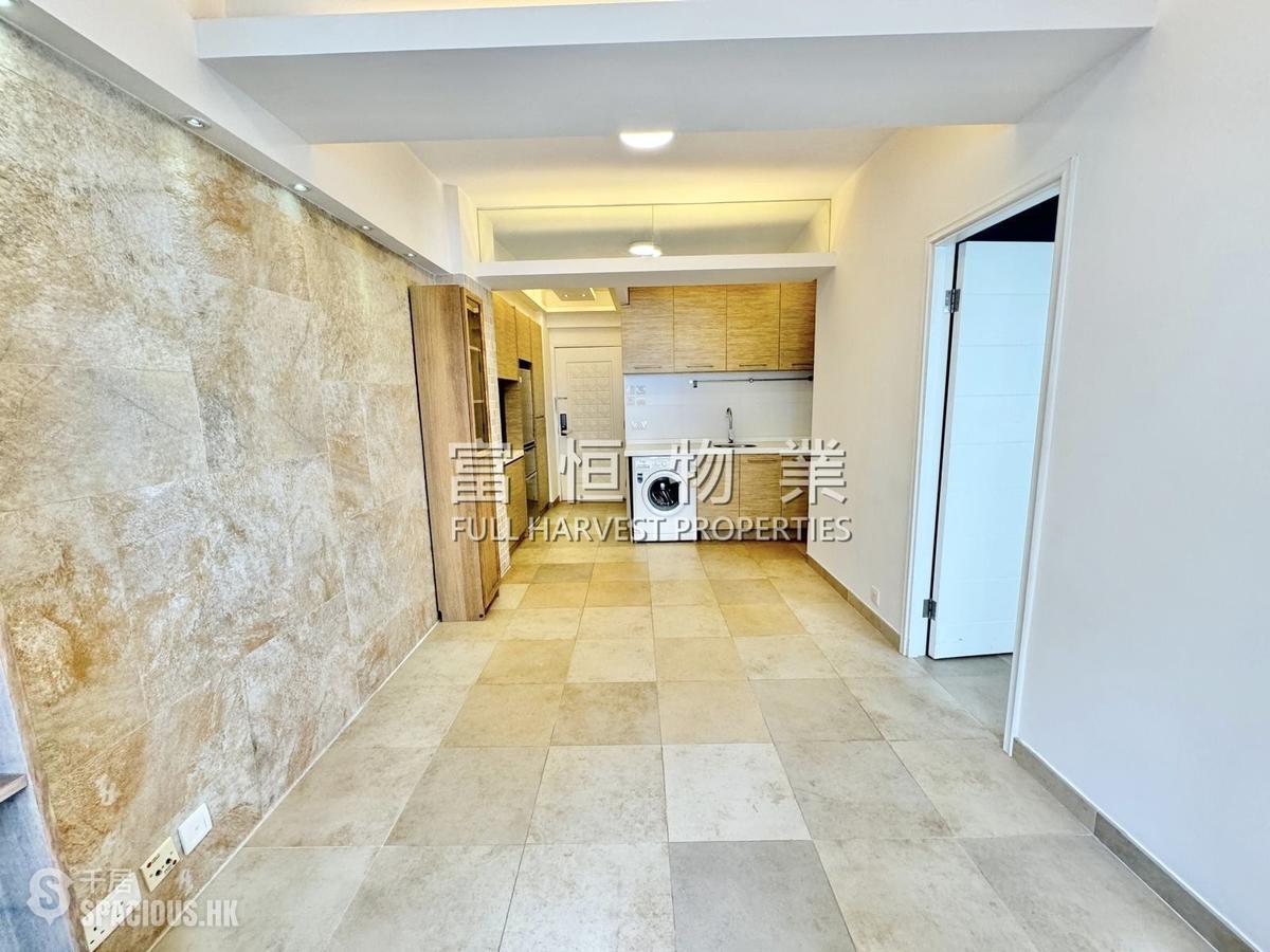 Happy Valley - Evone Court 01