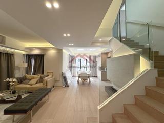 Mid Levels Central - Elegant Terrace 02