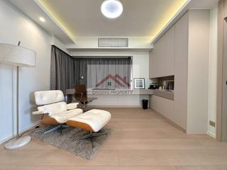 Mid Levels Central - Elegant Terrace 08