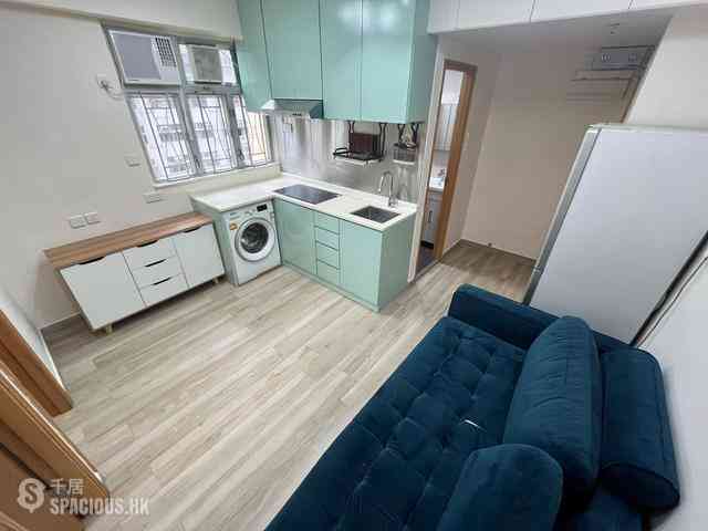 Sheung Wan - Des Voeux Building 06