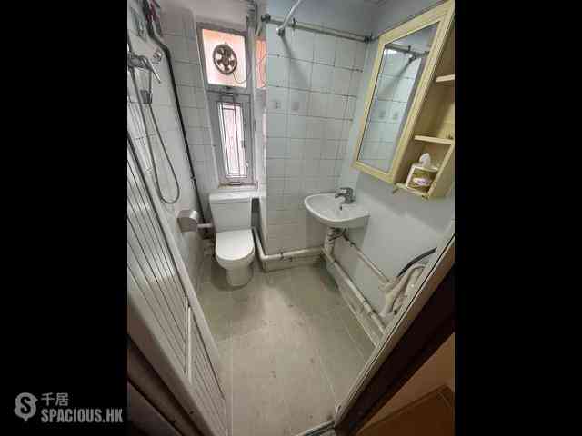 Sai Ying Pun - 147-149, Des Voeux Road West 03