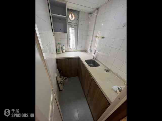 Sai Ying Pun - 147-149, Des Voeux Road West 07