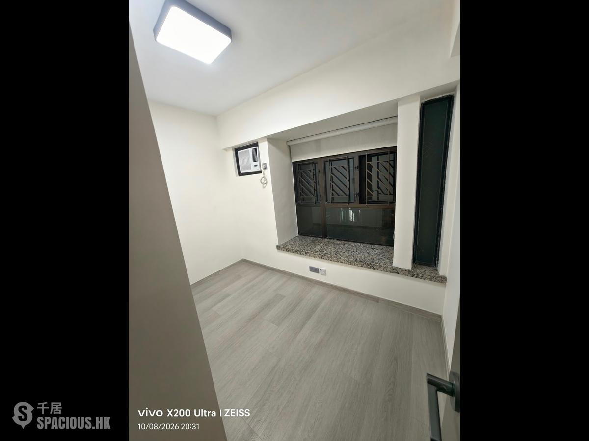 Kennedy Town - Wai Wah Court 01