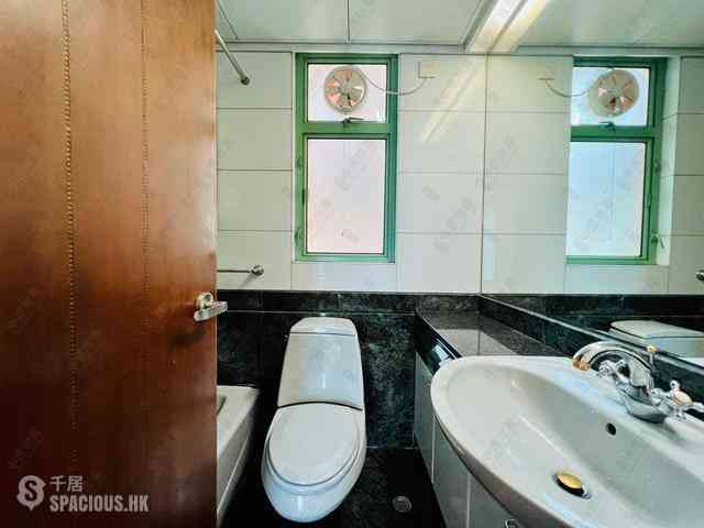 Wan Chai - Royal Court 10