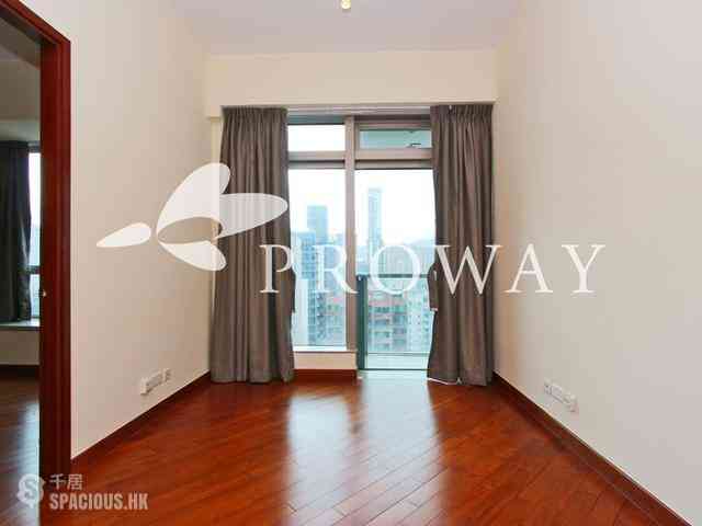 Wan Chai - The Avenue 01