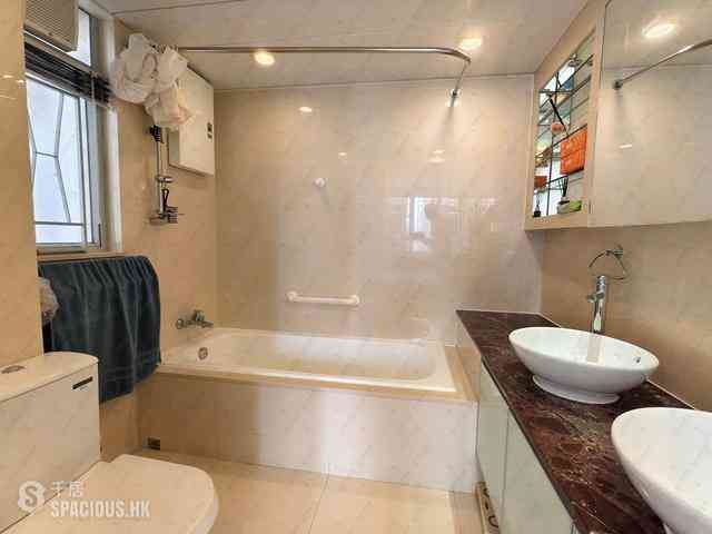 Wan Chai - Phoenix Court Block 3 03