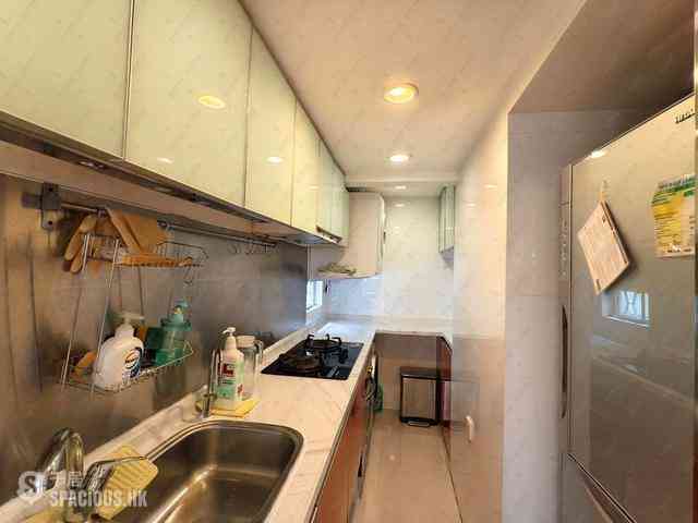 Wan Chai - Phoenix Court Block 3 04