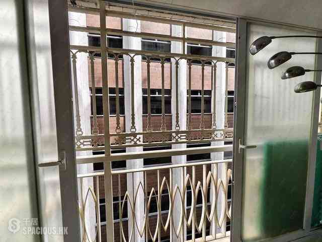 Wan Chai - Phoenix Court Block 3 07