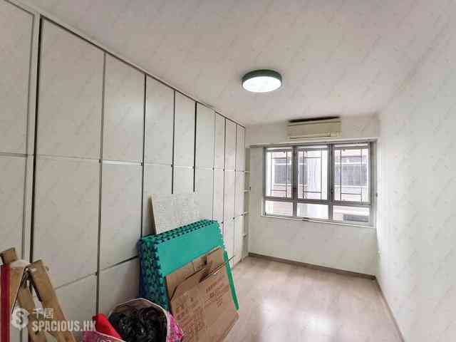 Wan Chai - Phoenix Court Block 3 11