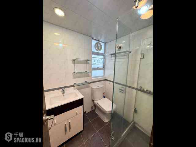 Wan Chai - Phoenix Court Block 1 08
